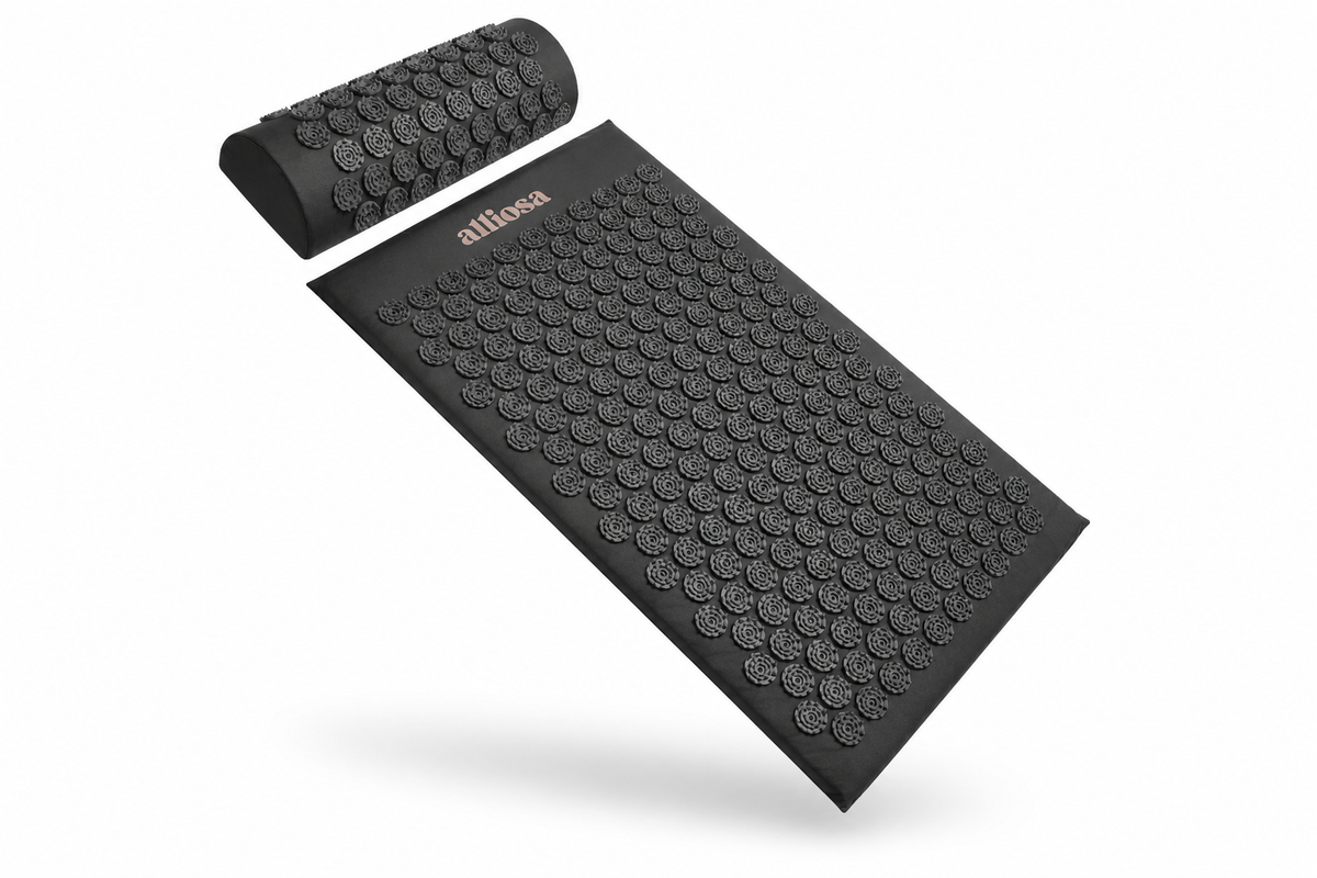 Alliosa acupressure mat and pillow set in black with organic cotton cover